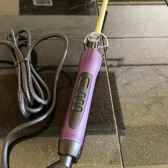 PROFESSIONAL CURLING IRON 3/4 Iinches - Picture 4 of 16